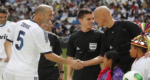 بقيادة زيدان وفيجو..أساطير ريال مدريد تهزم أساطير يوفنتوس في قمة خيرية ممتعة